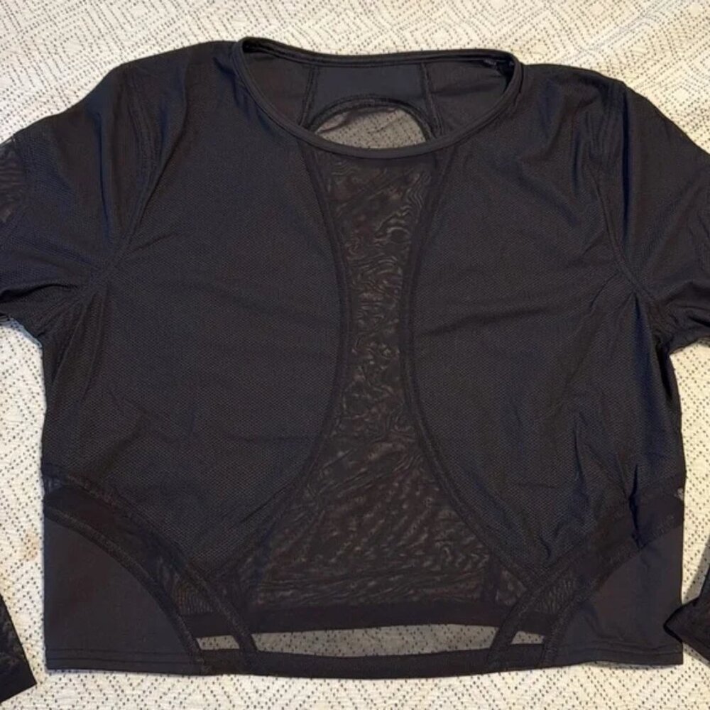 Like New Lululemon Mesh Panelled Training Long Sleeve Shirt - Picture 5 of 7